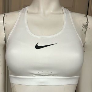 Nike Athletic/Athleisure Sports Bra/Top, NWT